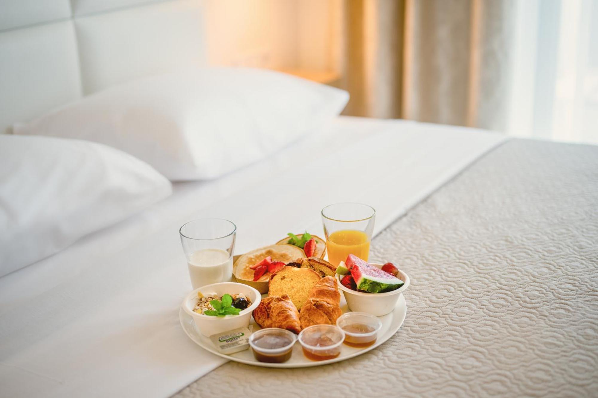 Mystery Suites And Apartments 尼欧波洛伊 外观 照片