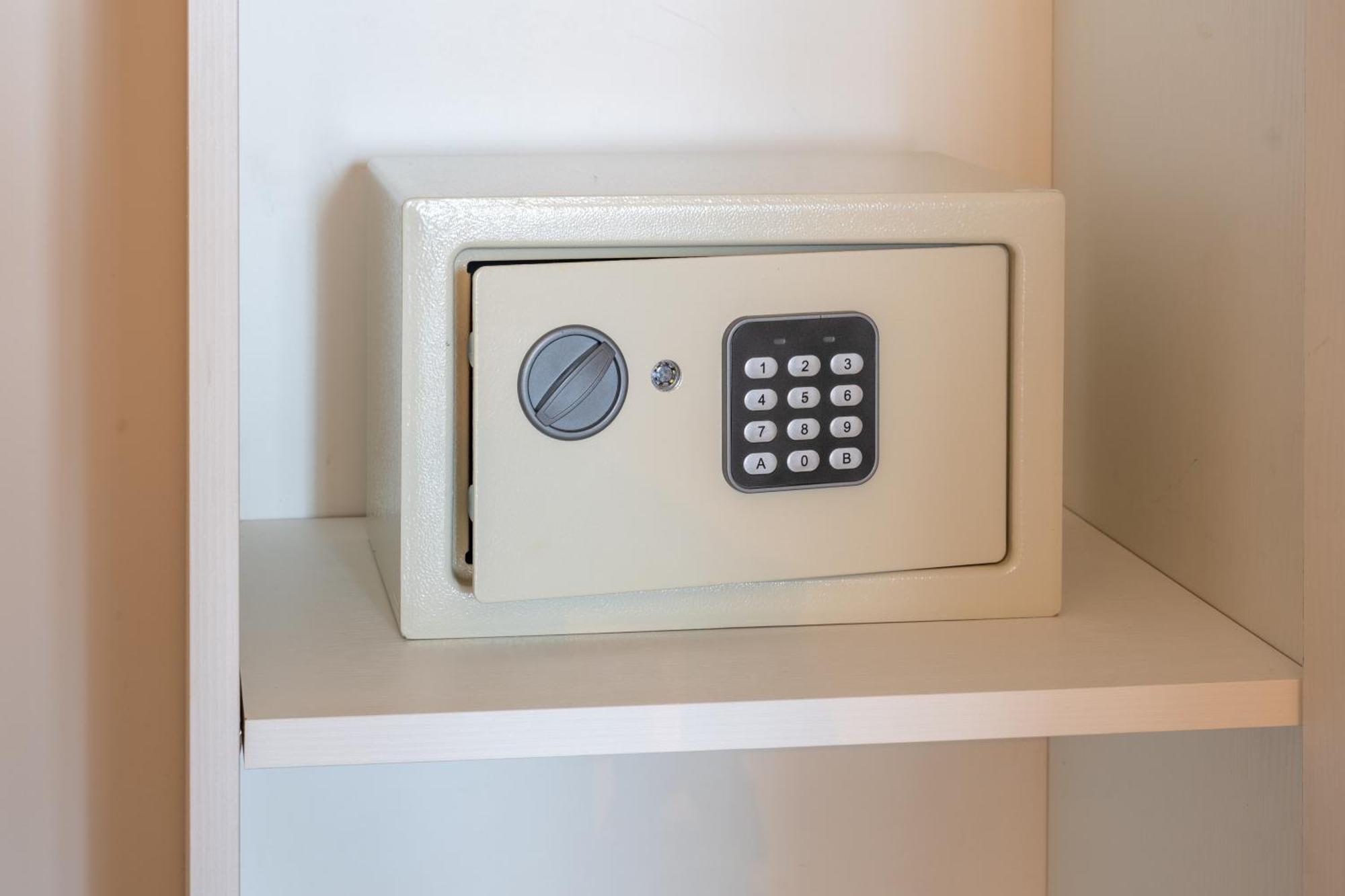 Mystery Suites And Apartments 尼欧波洛伊 外观 照片