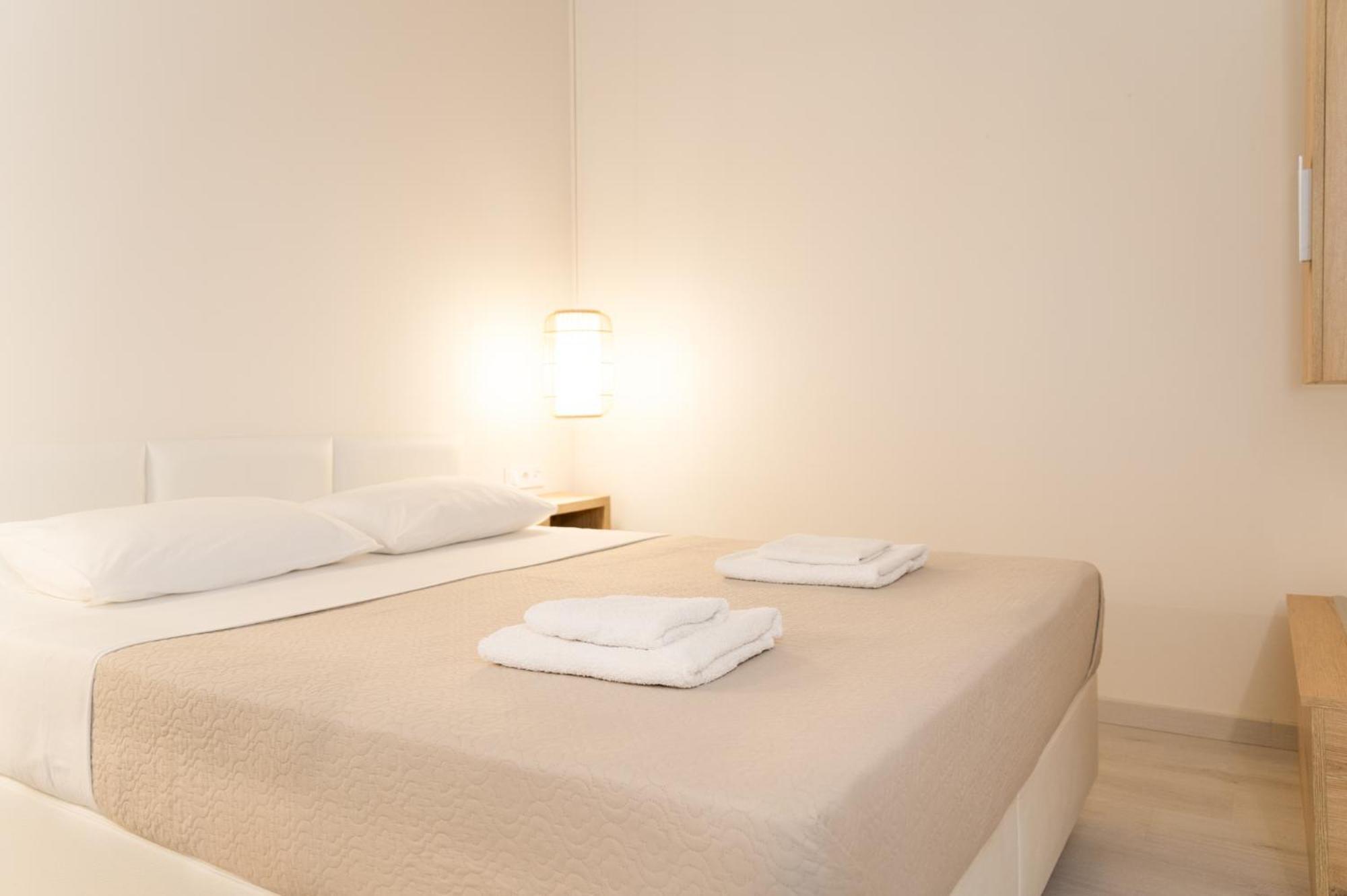 Mystery Suites And Apartments 尼欧波洛伊 外观 照片