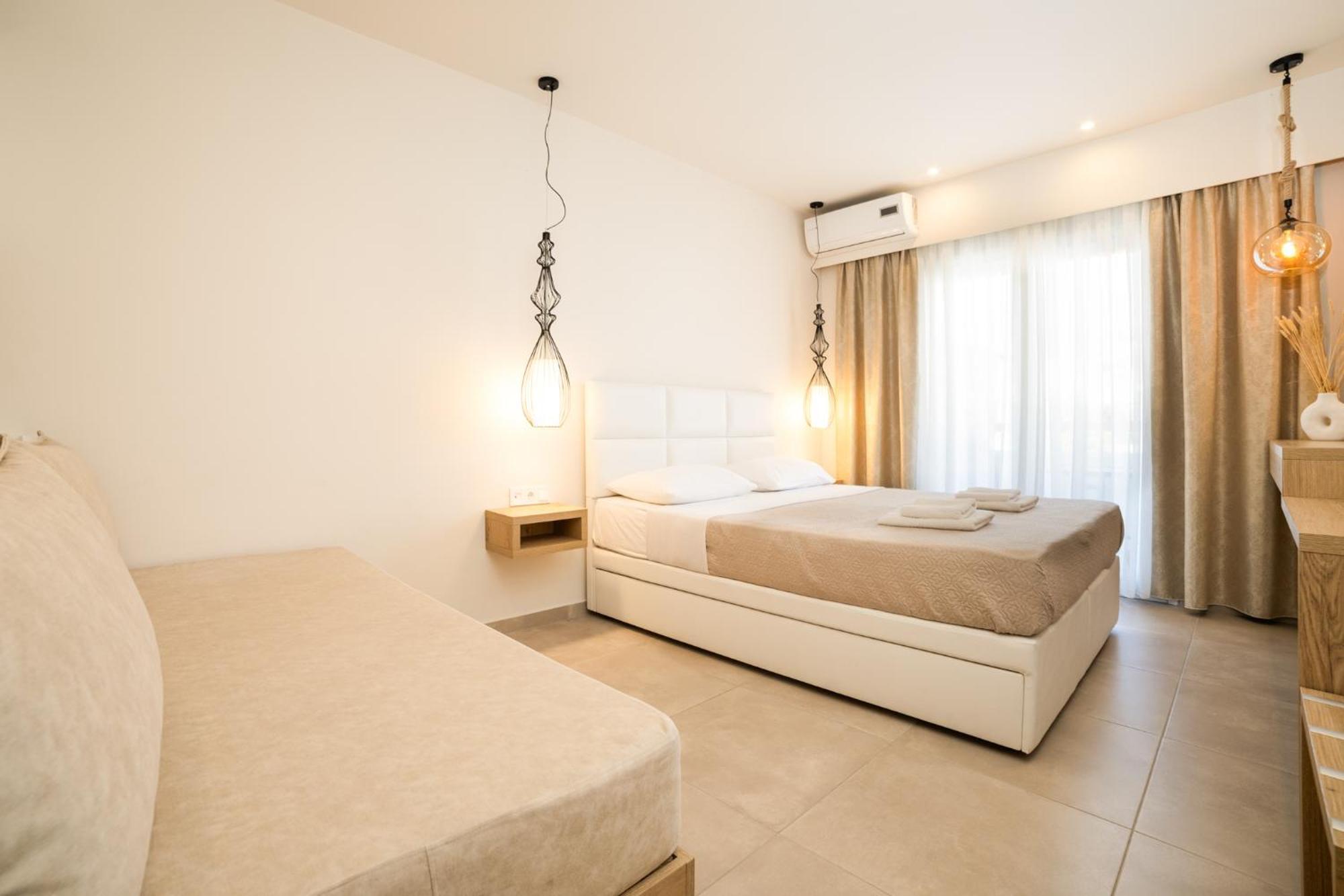 Mystery Suites And Apartments 尼欧波洛伊 外观 照片