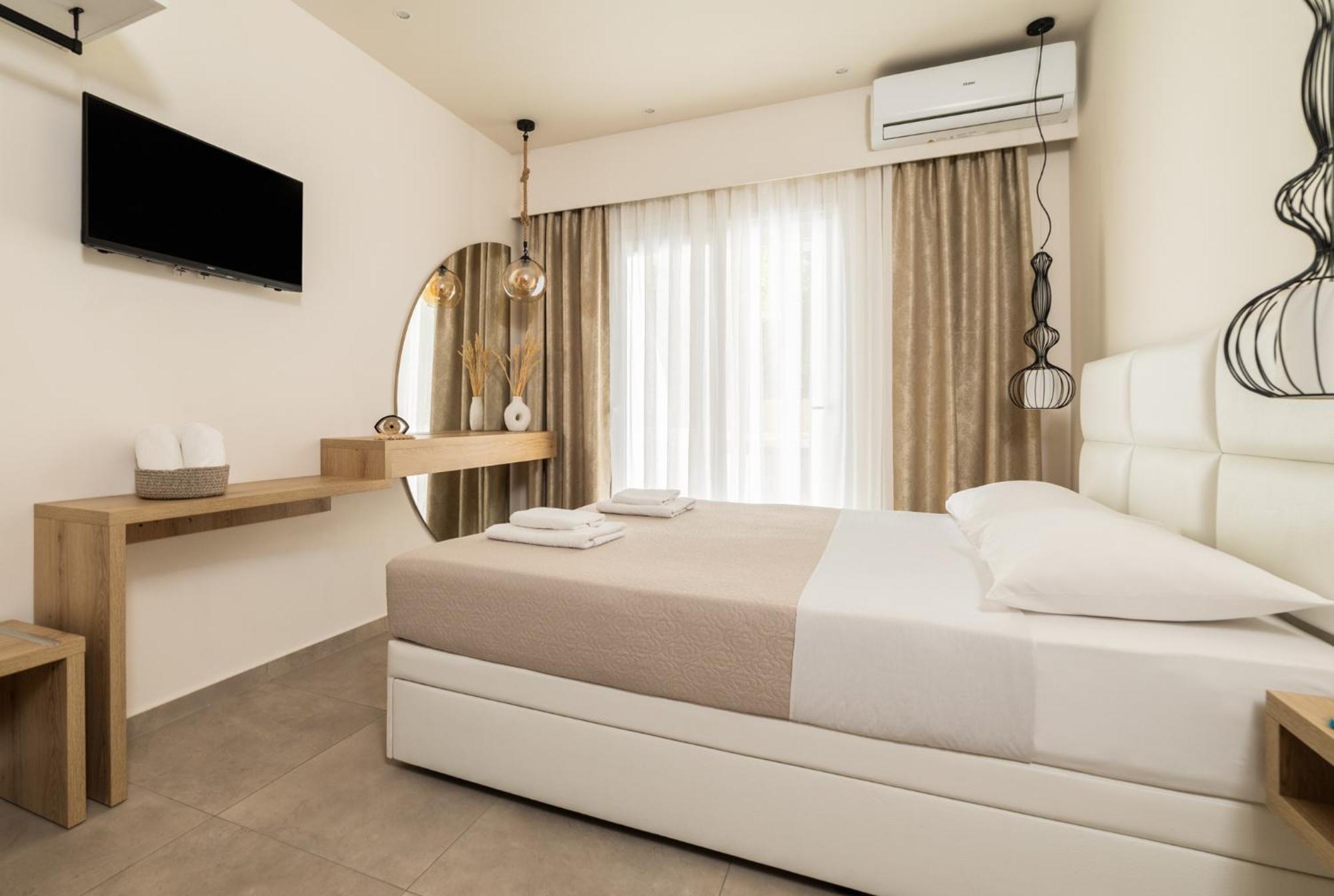 Mystery Suites And Apartments 尼欧波洛伊 外观 照片