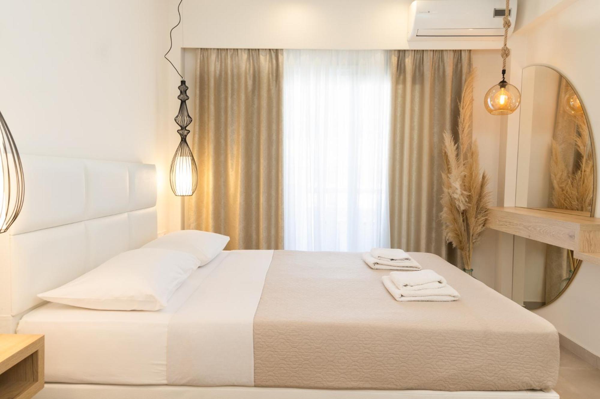Mystery Suites And Apartments 尼欧波洛伊 外观 照片